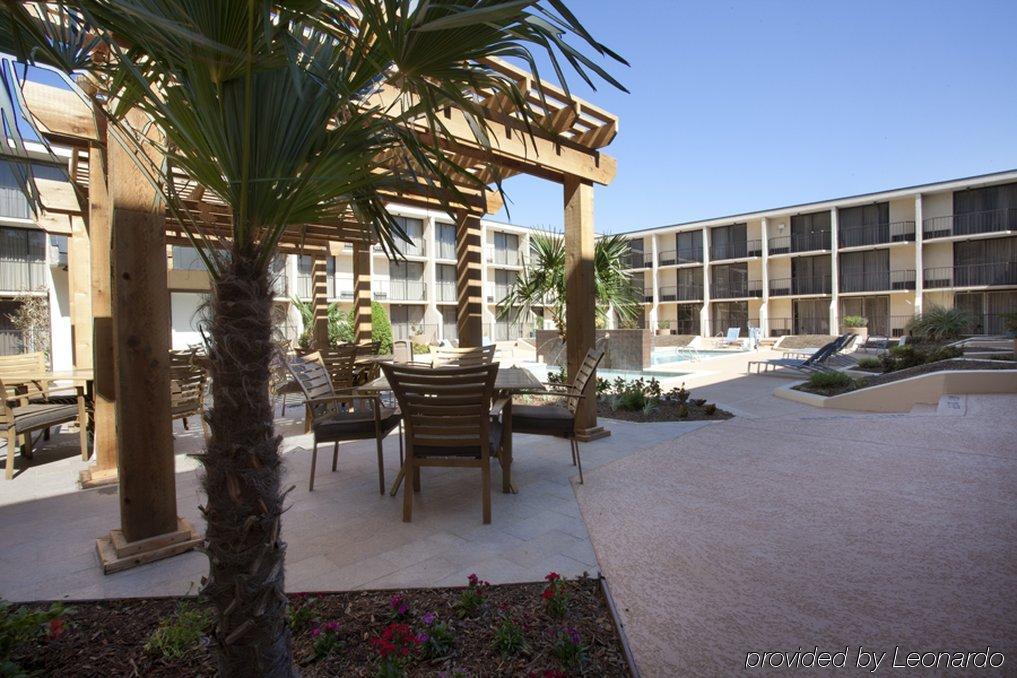 Holiday Inn Tyler - Conference Center By Ihg Exterior photo